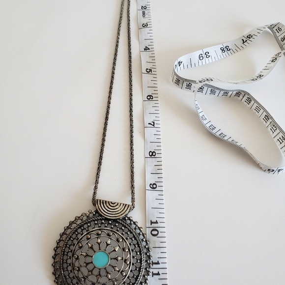 Vintage Claire's Round Pendant w/ Silver Tone Chain Enamel Centre - Picture 4 of 10